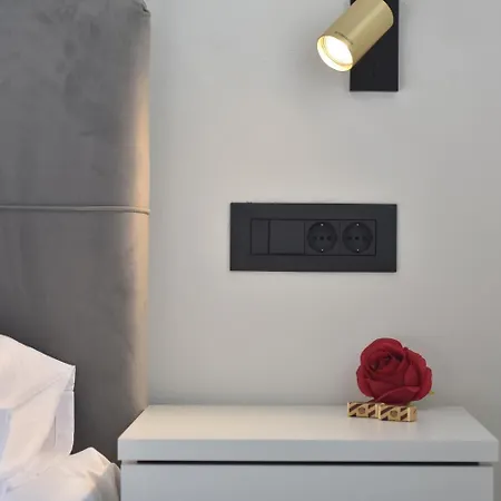 Апартаменти Blue Horizon Luxury Seafront Apartment-2 Bathrooms, Free Parking, Znjan